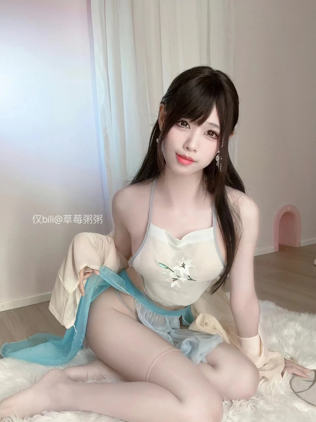 十万口草莓粥粥(B站)